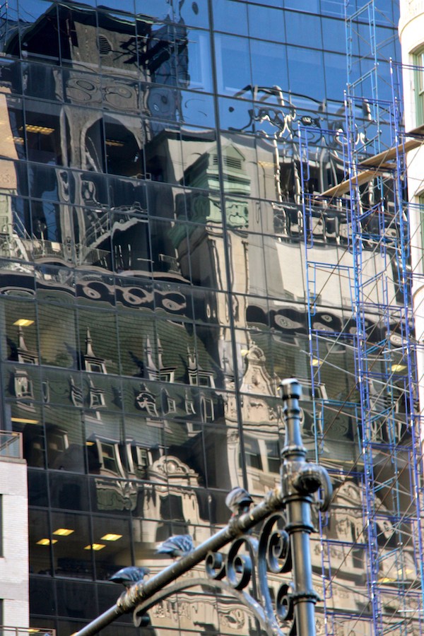 Reflets façade